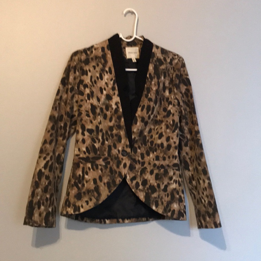 Leopard print blazer
